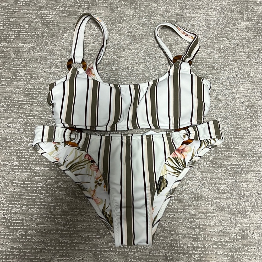 Reversible Abercrombie and fitch striped / floral bikini